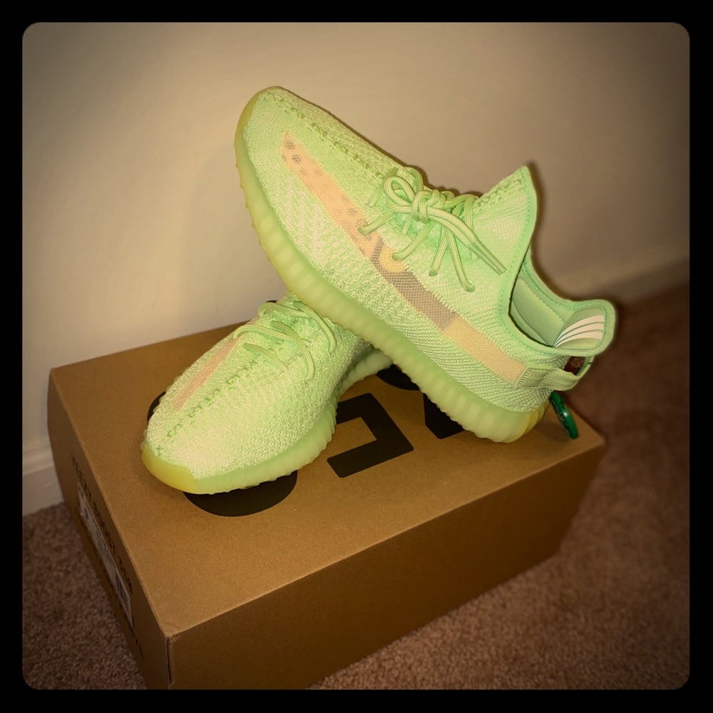 YEEZY BOOST 350 GLOW